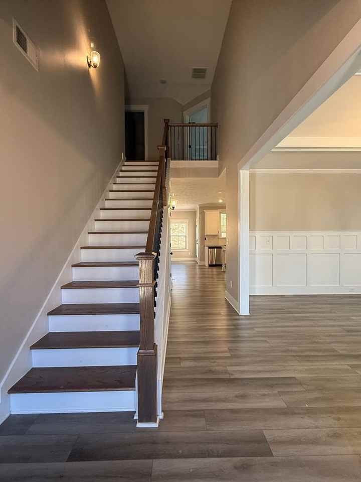 414 Barrow Ln - Photo 7 of 48