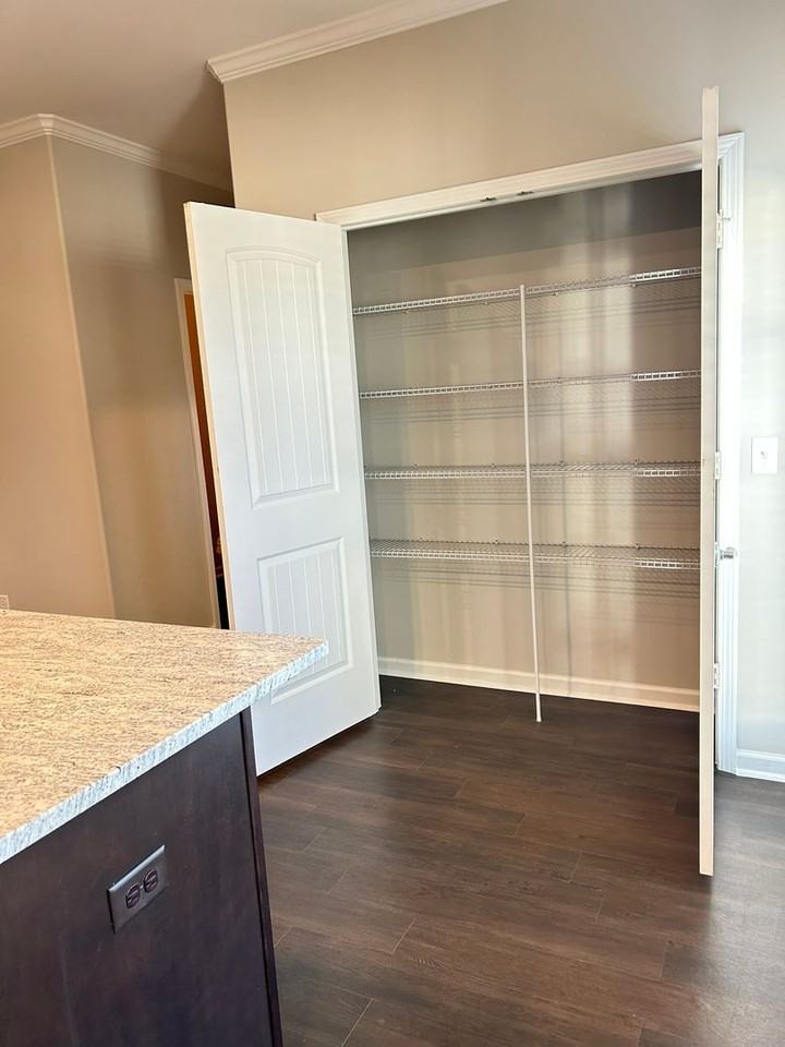 126 Reese Way - Photo 5 of 28