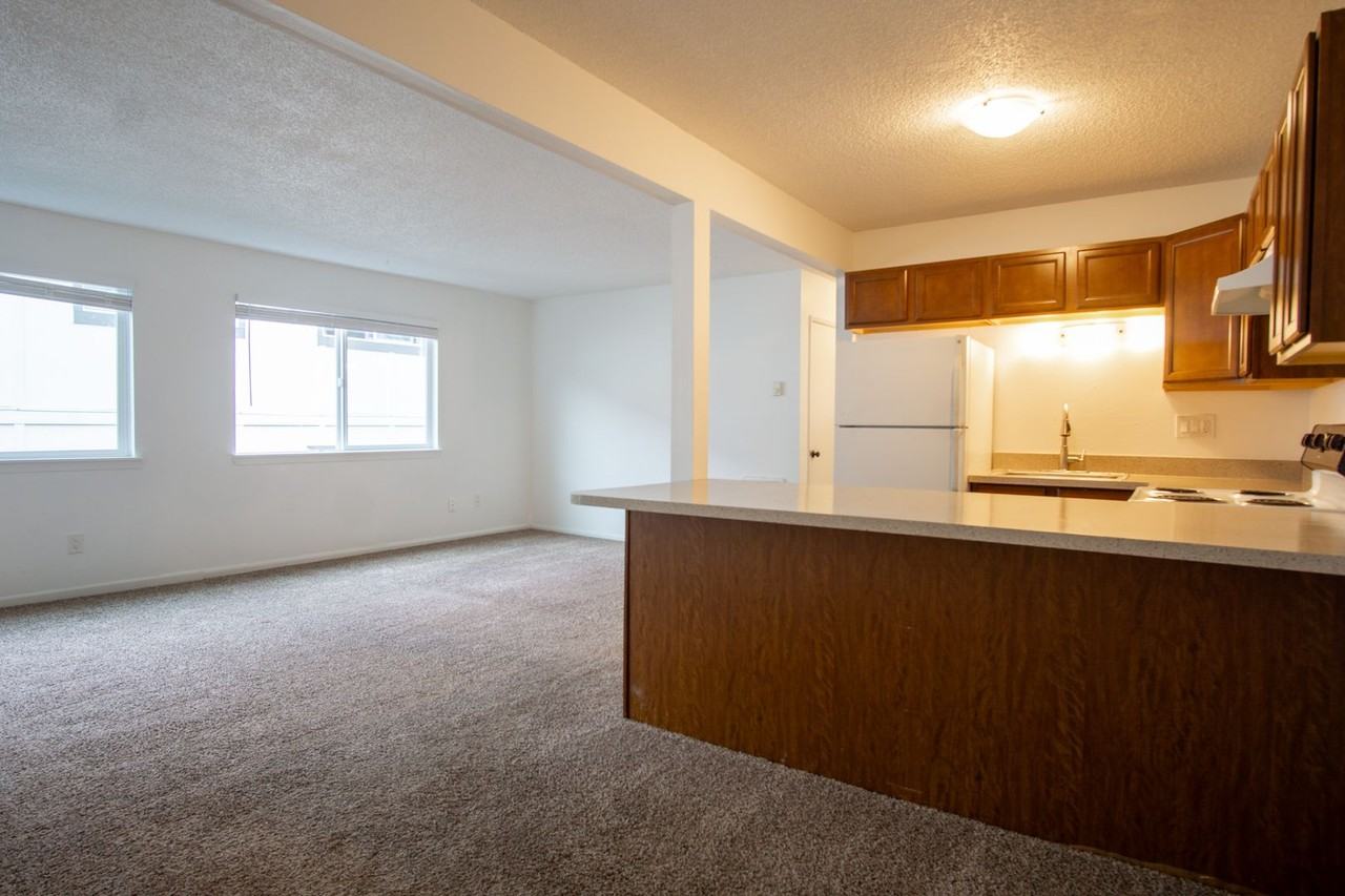 4030 Se Holgate Blvd #J - Photo 3 of 15