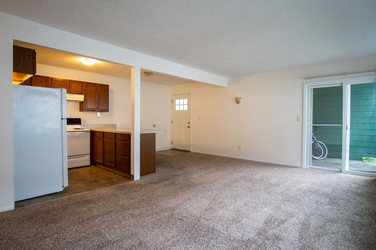 4030 Se Holgate Blvd #J - Photo 5 of 15