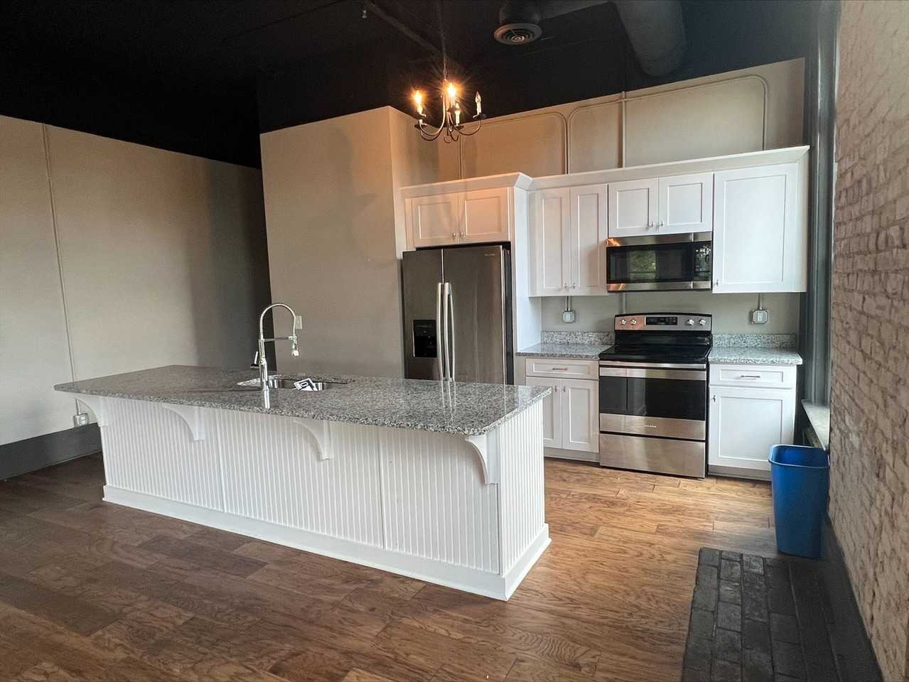 101 East Main Street - Photo 4 of 21