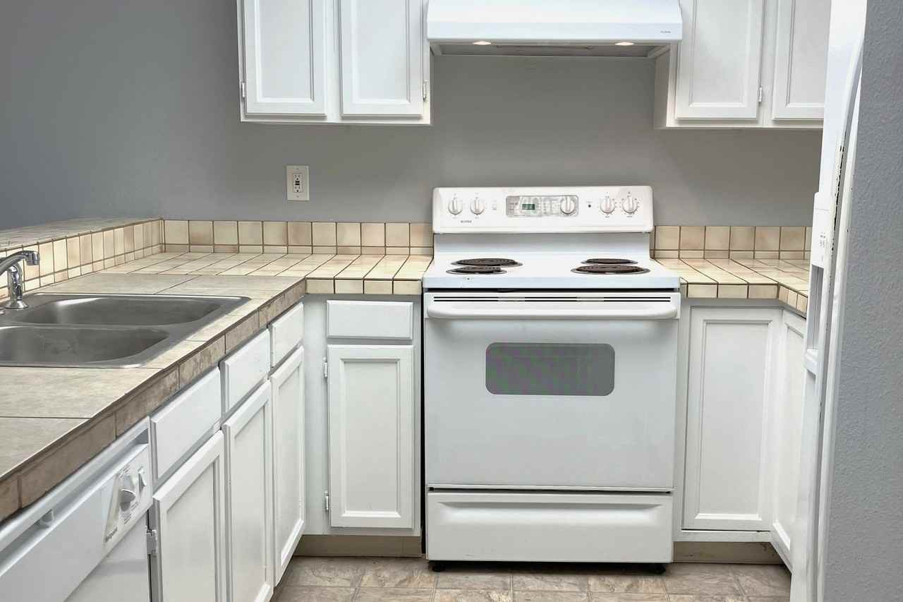 4394 S Blackhawk Way - Photo 6 of 17