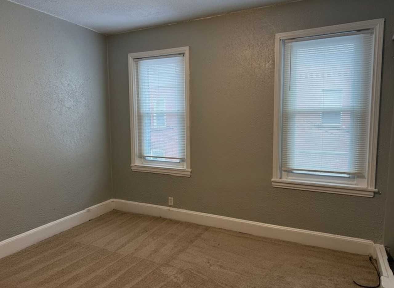 612 Cross St - Photo 4 of 11