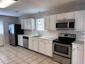 Townhomes in Commerce, Ga! - Photo 1 of 1