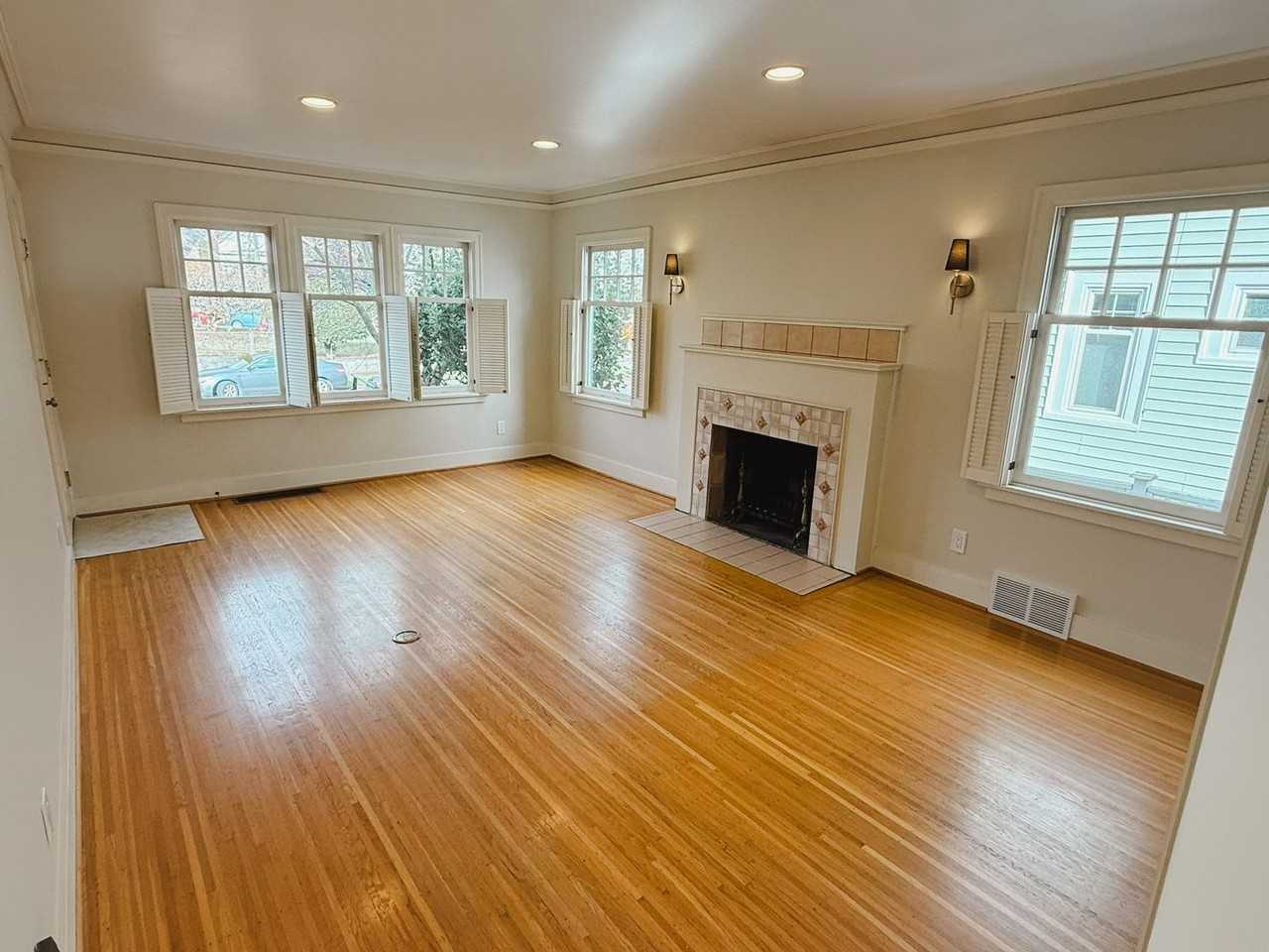 7632 Winona Avenue North - Photo 3 of 27