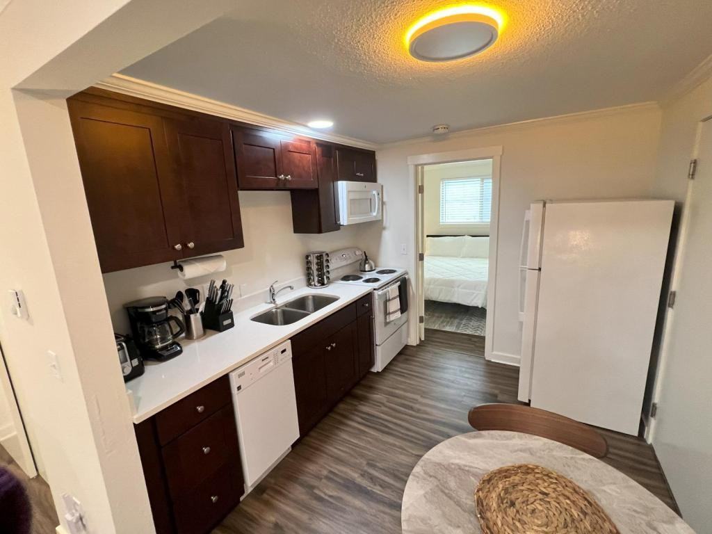 6549 24th Ave Nw #3 - Photo 5 of 21