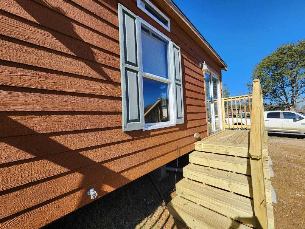 140 Holy Temple St - Photo 2 of 16