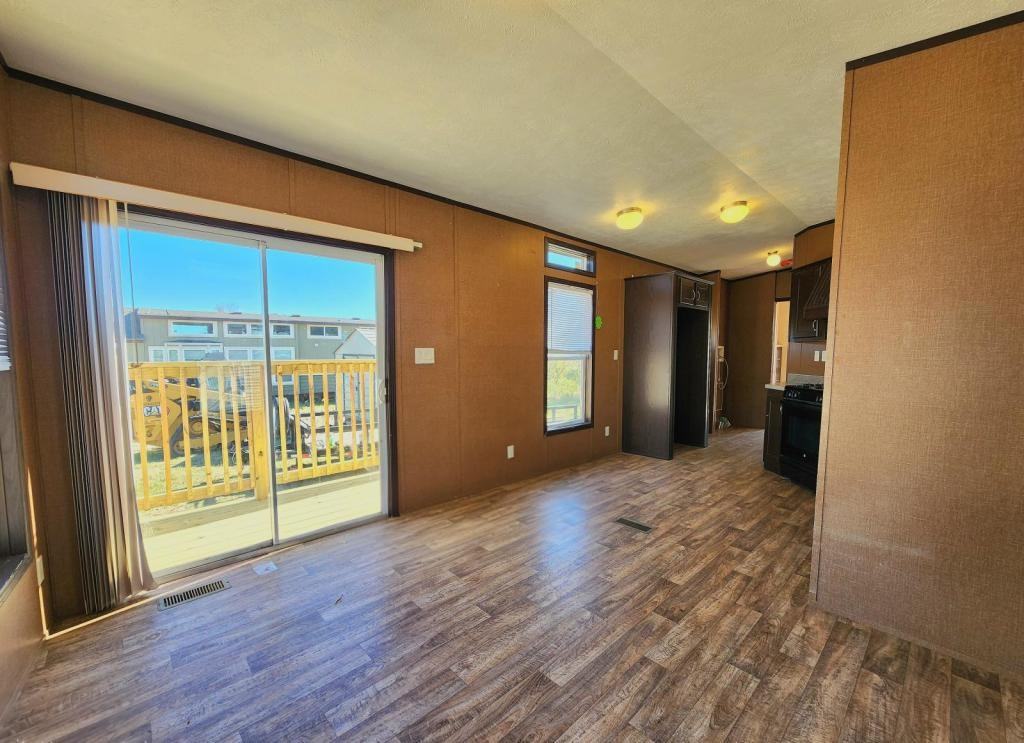 140 Holy Temple St - Photo 3 of 16