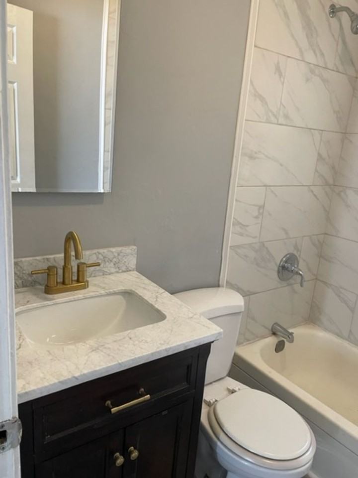 3110 Capitol Dr - Photo 6 of 11