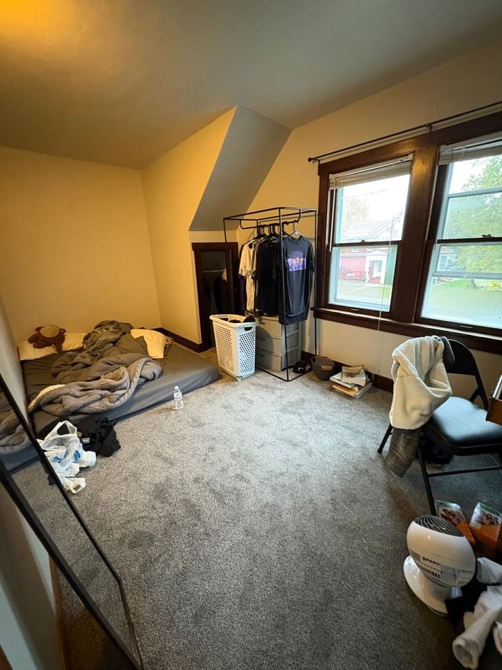 1012 7th St S - Photo 3 of 6