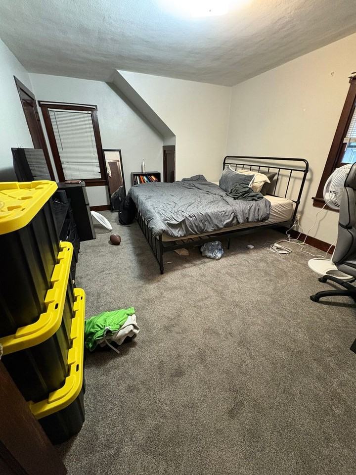 1012 7th St S - Photo 4 of 6