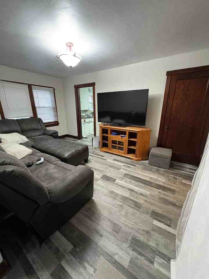 1012 7th St S - Photo 5 of 6