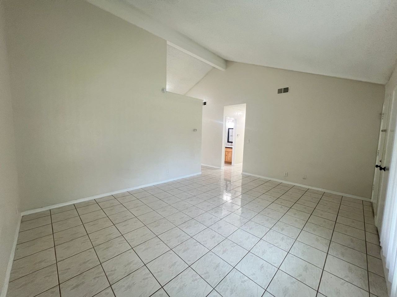 16920 Yvette Ave - Photo 4 of 36