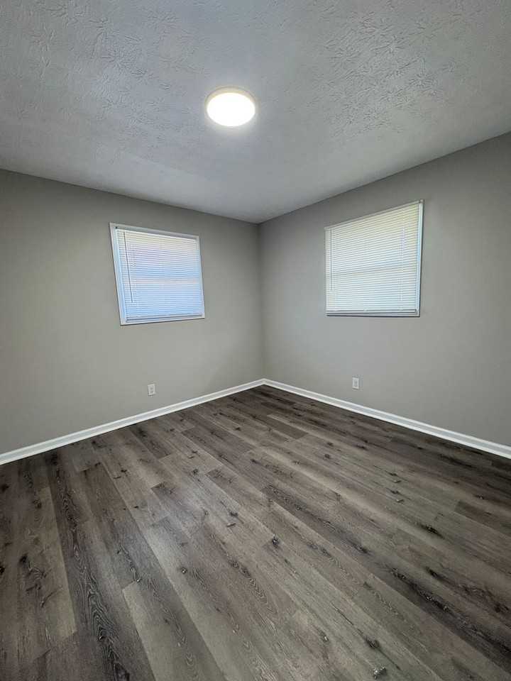 2246 Ransdell St - Photo 4 of 8