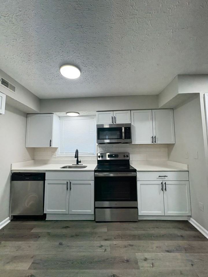 2246 Ransdell St - Photo 6 of 8