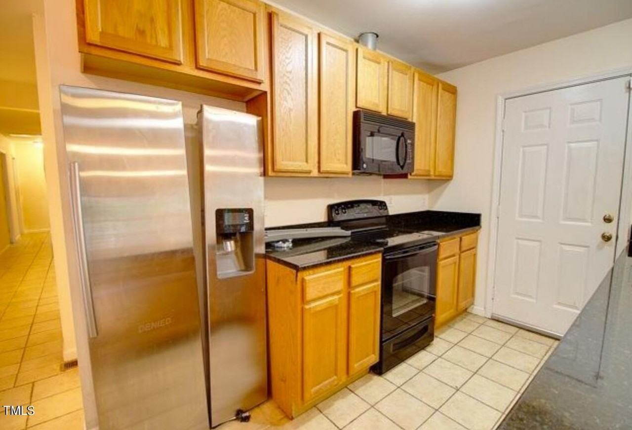 408 Cotton St - Photo 3 of 12