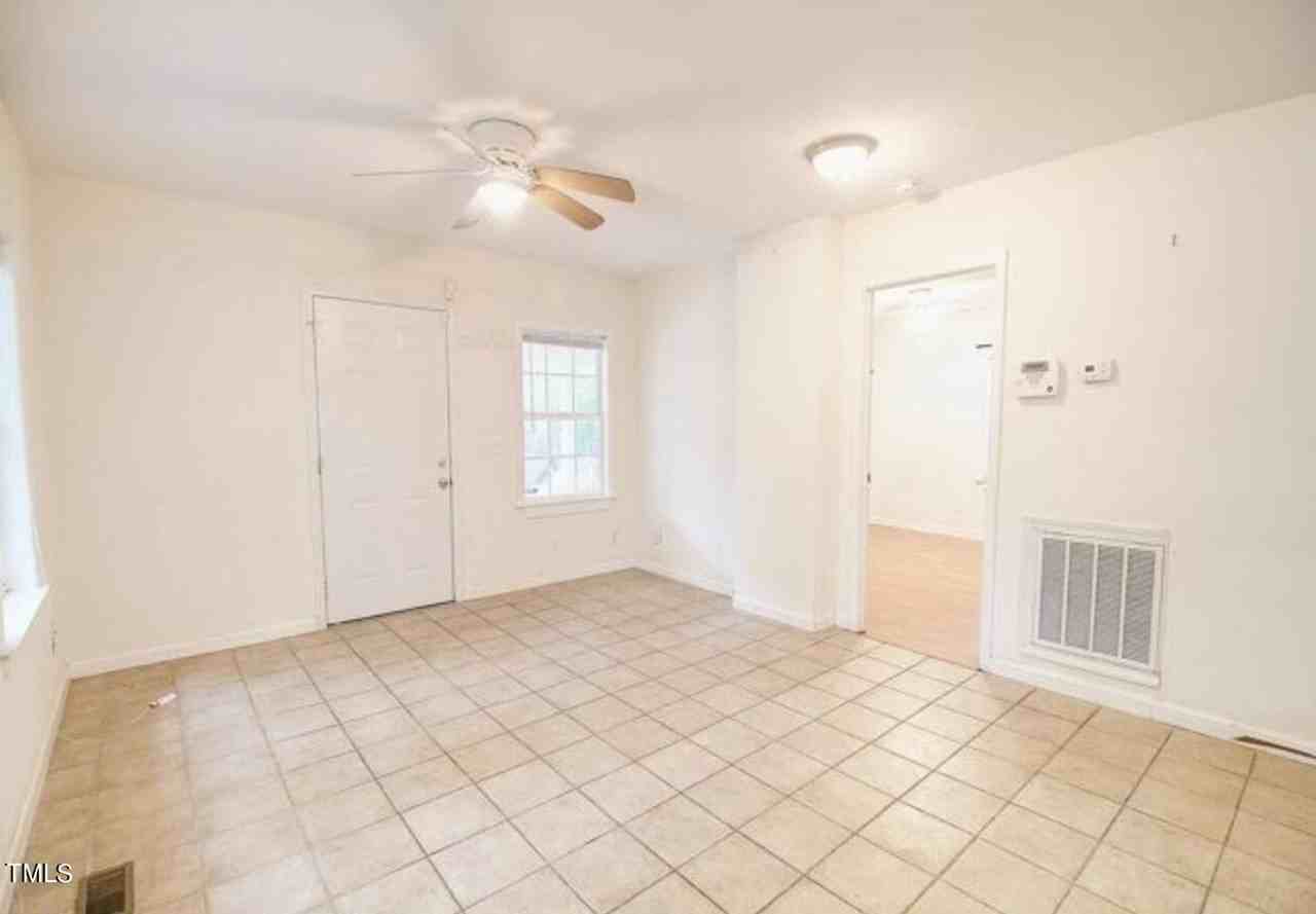 408 Cotton St - Photo 6 of 12
