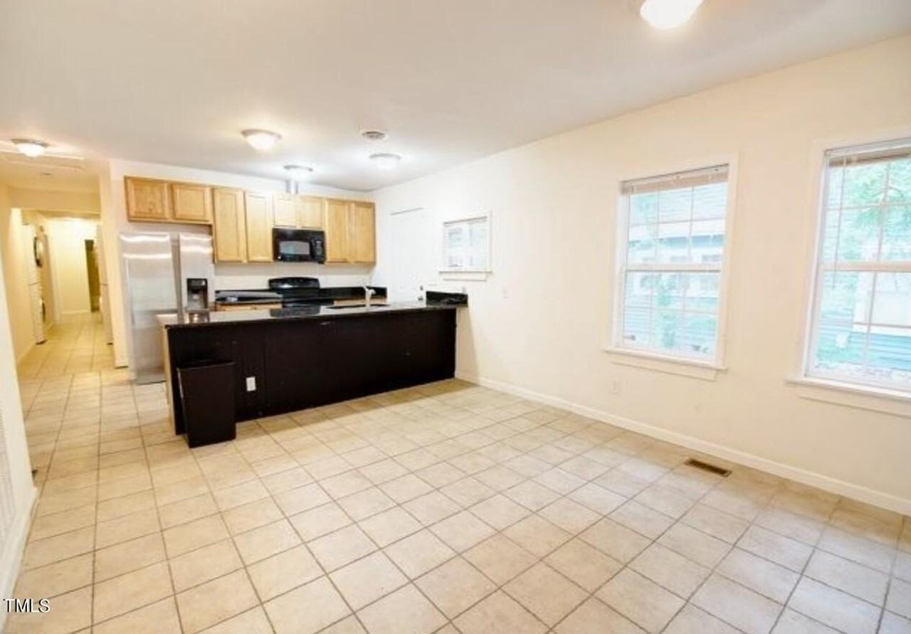 408 Cotton St - Photo 7 of 12