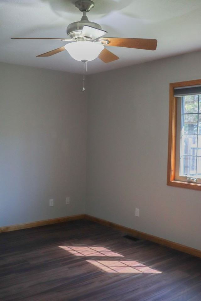 14101 W Heather Ln - Photo 4 of 12