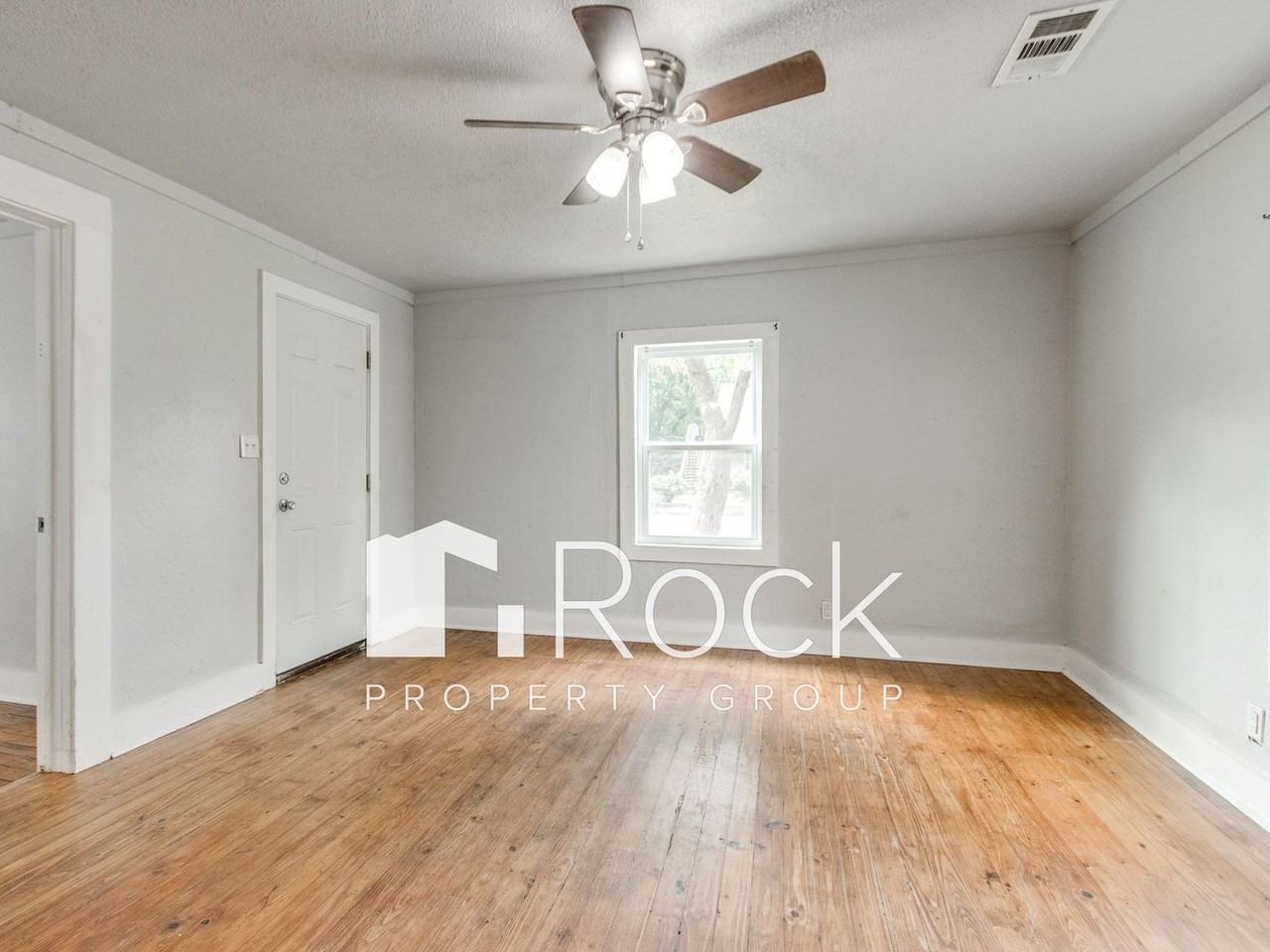 1214 W Logan Ave - Photo 6 of 44