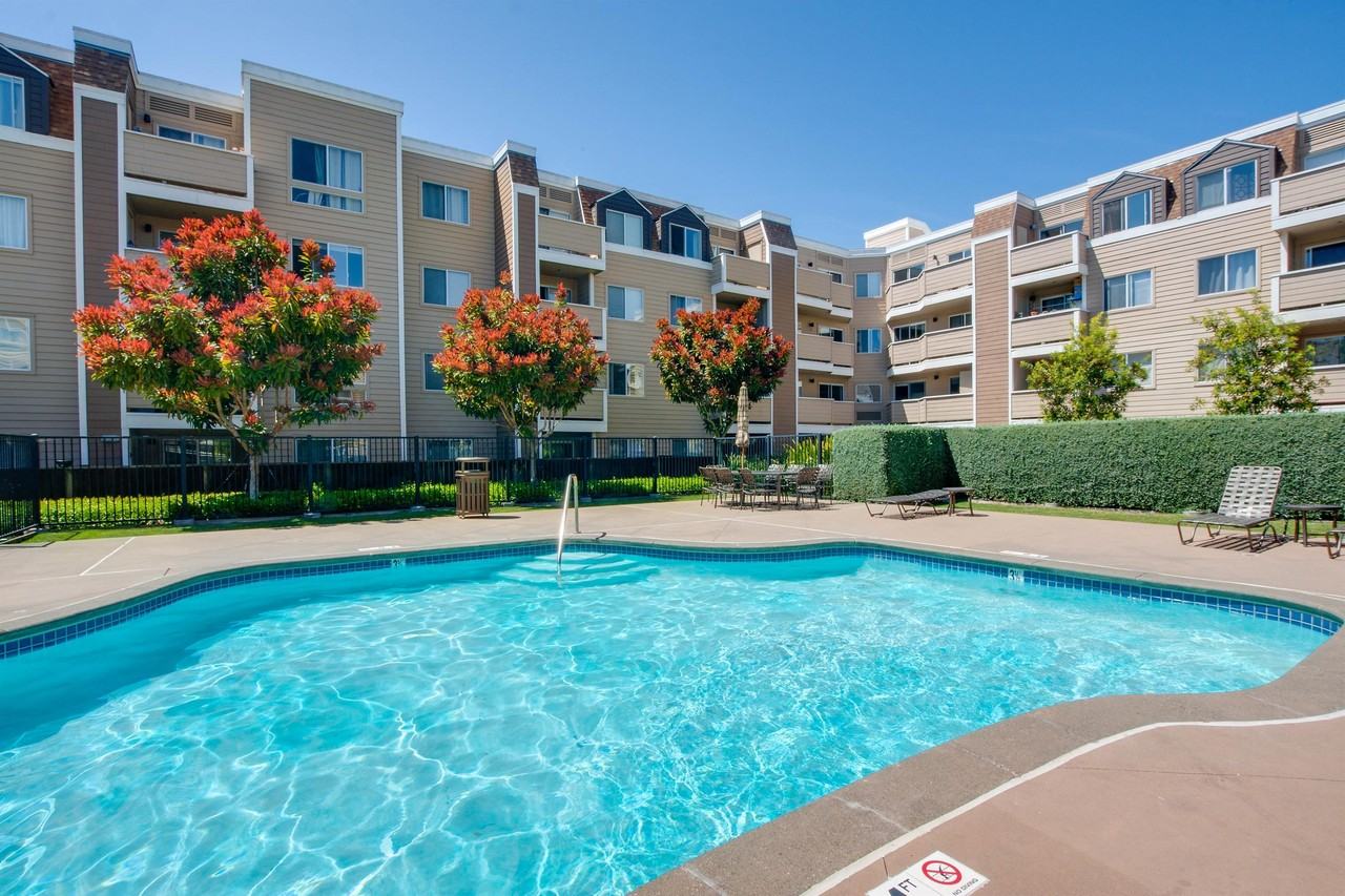 6400 Christie Ave - Photo 3 of 28