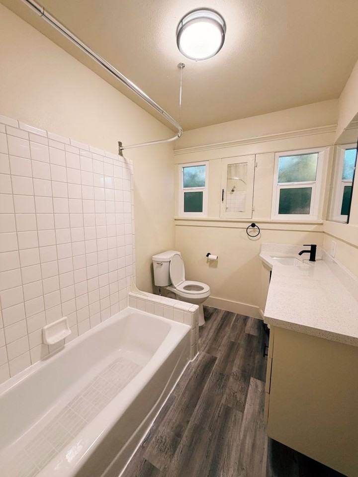 East. Ave 44 - Photo 2 of 22