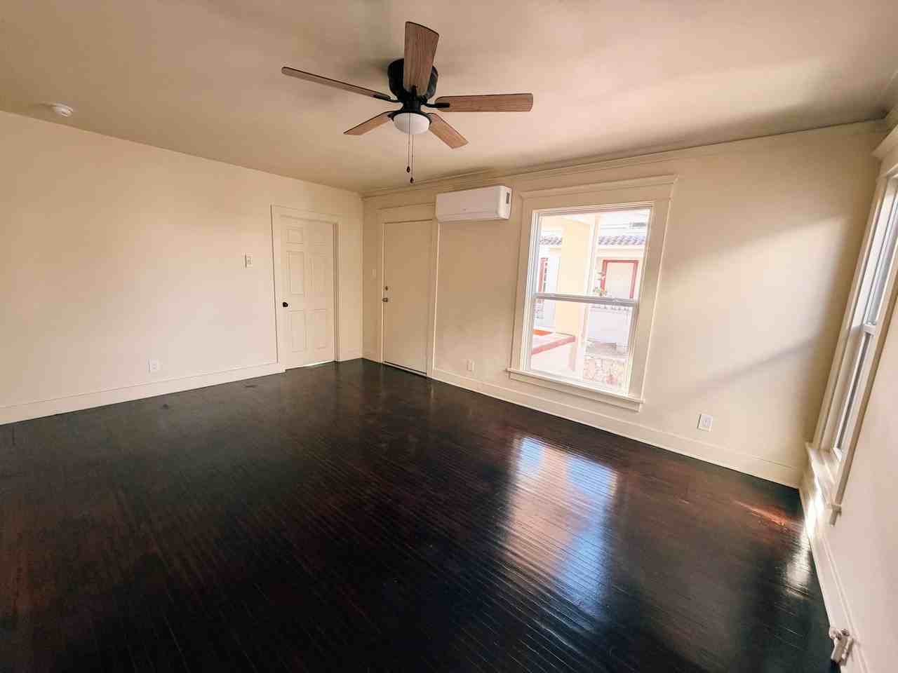 East. Ave 44 - Photo 4 of 22