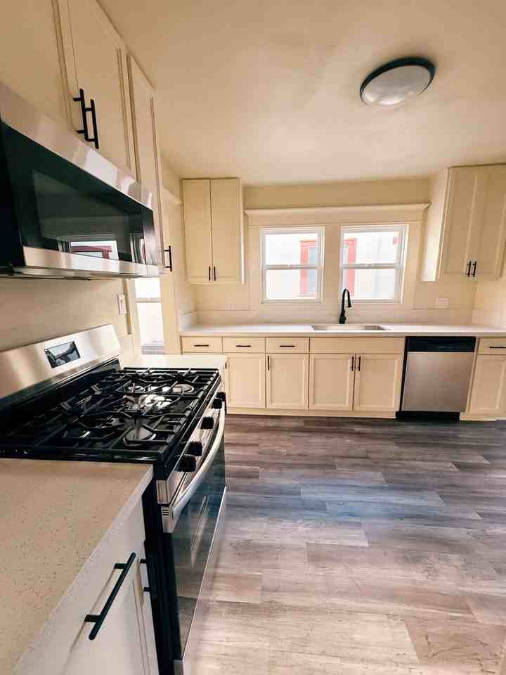 East. Ave 44 - Photo 6 of 22