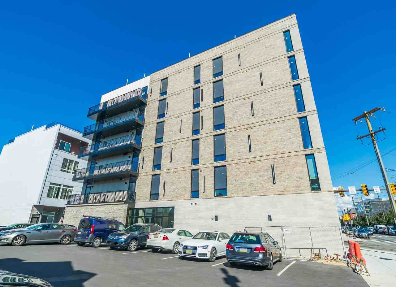 The Beverly - Photo 6 of 50