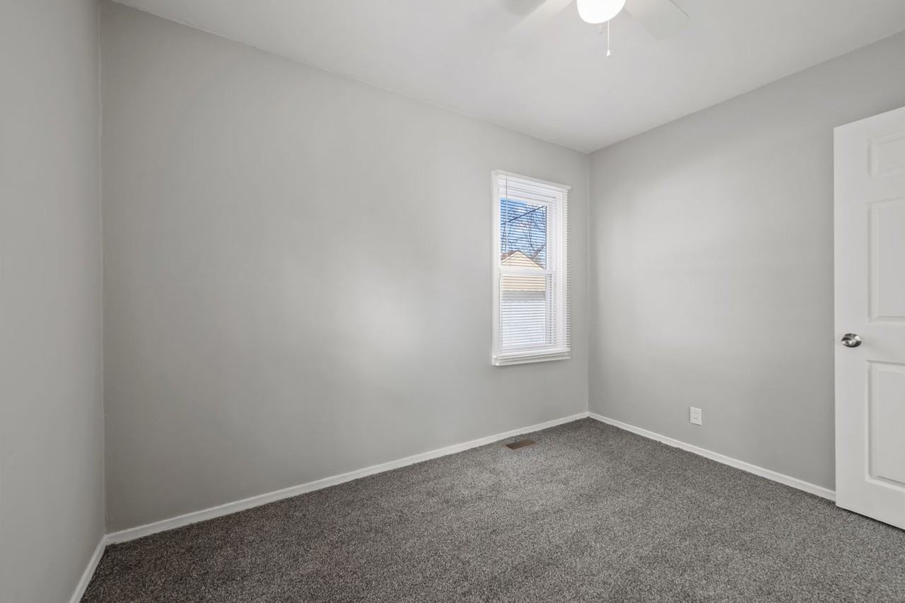 11227 Studebaker Avenue - Photo 5 of 17