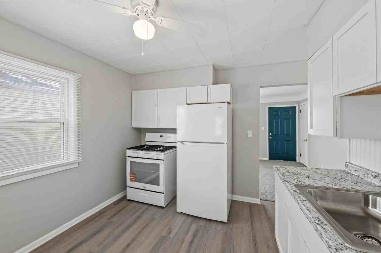 11227 Studebaker Avenue - Photo 7 of 17