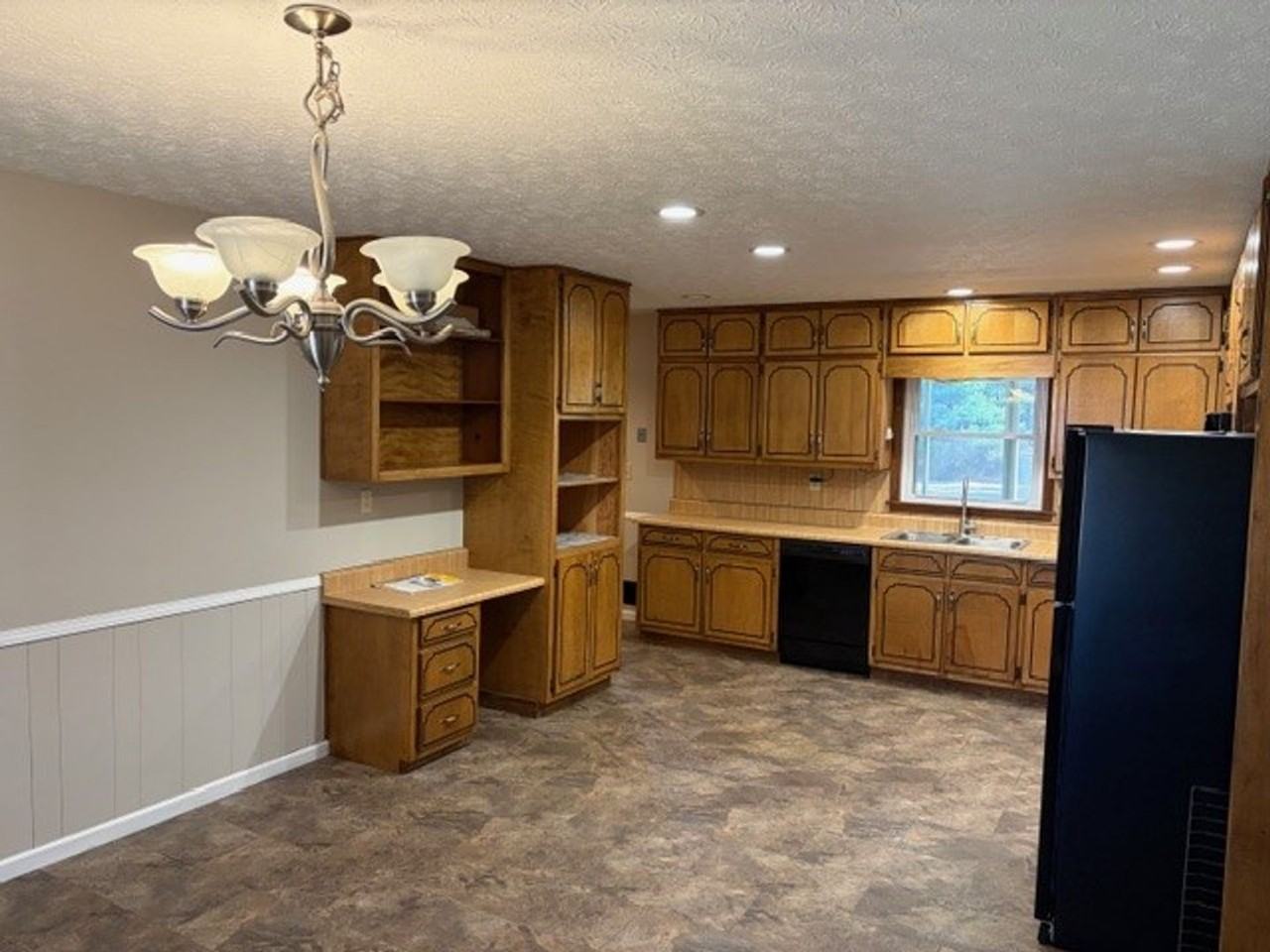 185 Redwood Circle - Photo 4 of 19