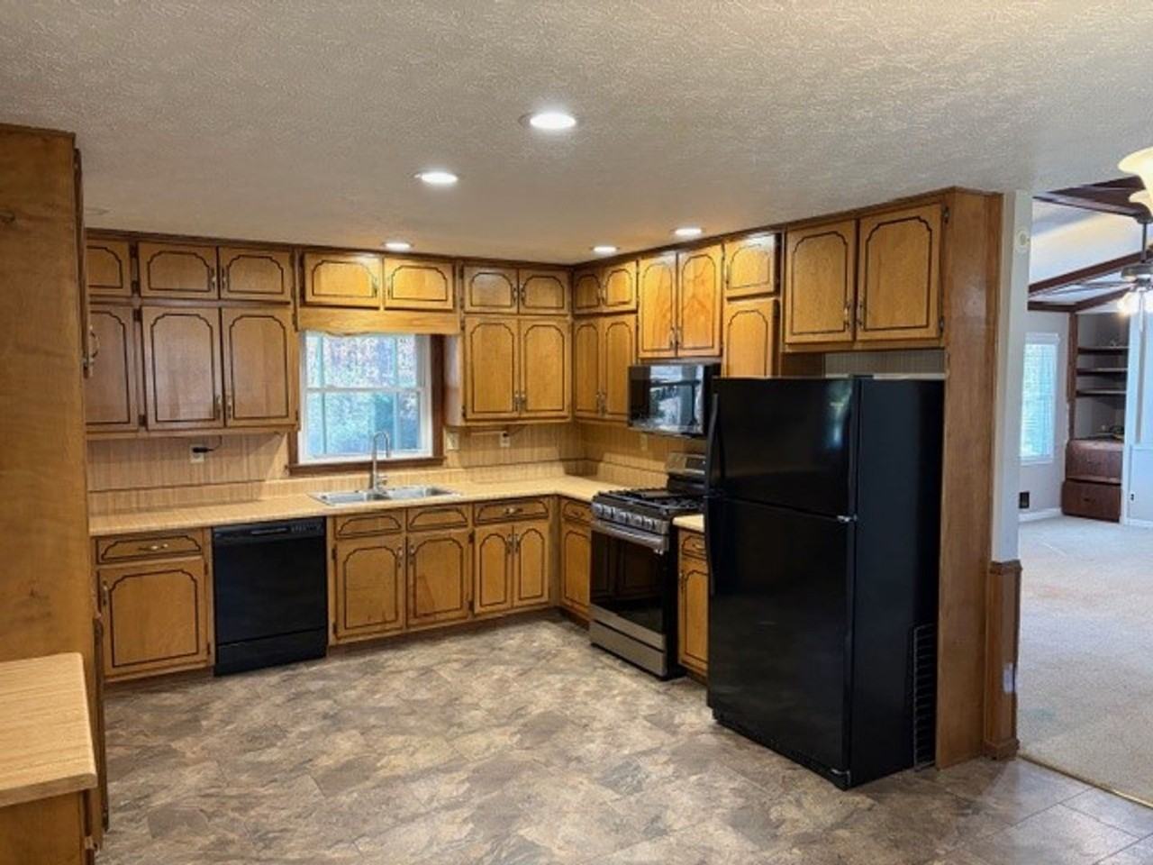 185 Redwood Circle - Photo 5 of 19