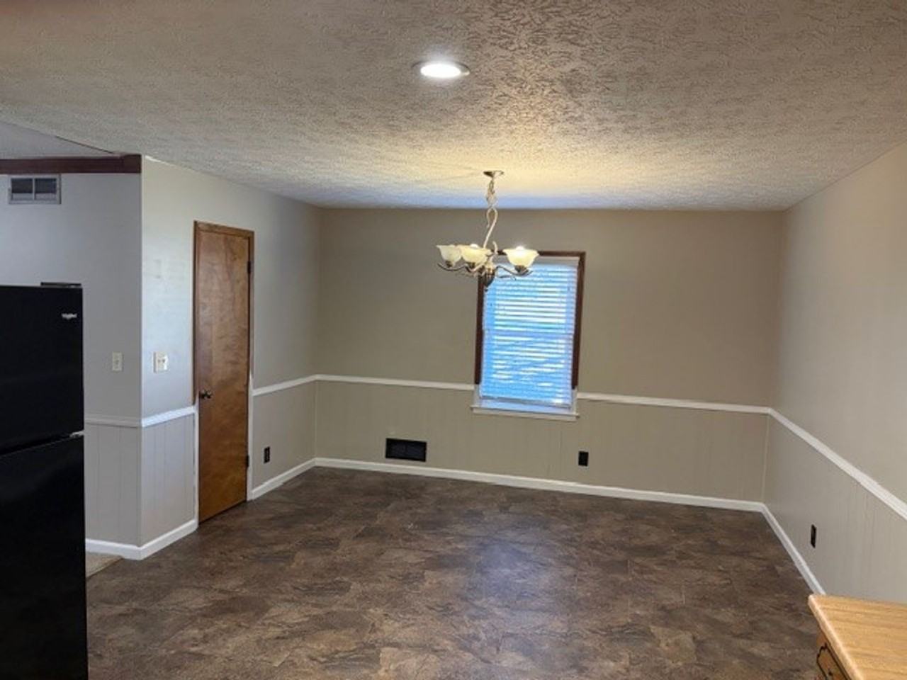 185 Redwood Circle - Photo 6 of 19