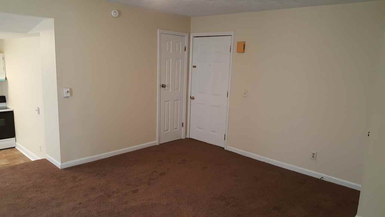 110 W Main St #4 - Photo 5 of 10