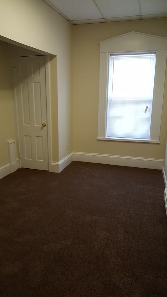 110 W Main St #4 - Photo 4 of 10