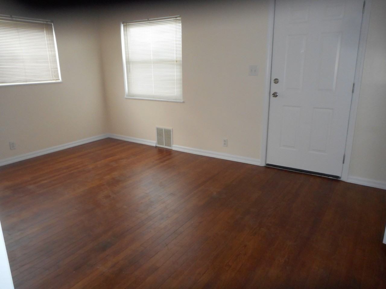 2320 White Oak Avenue - Photo 2 of 8