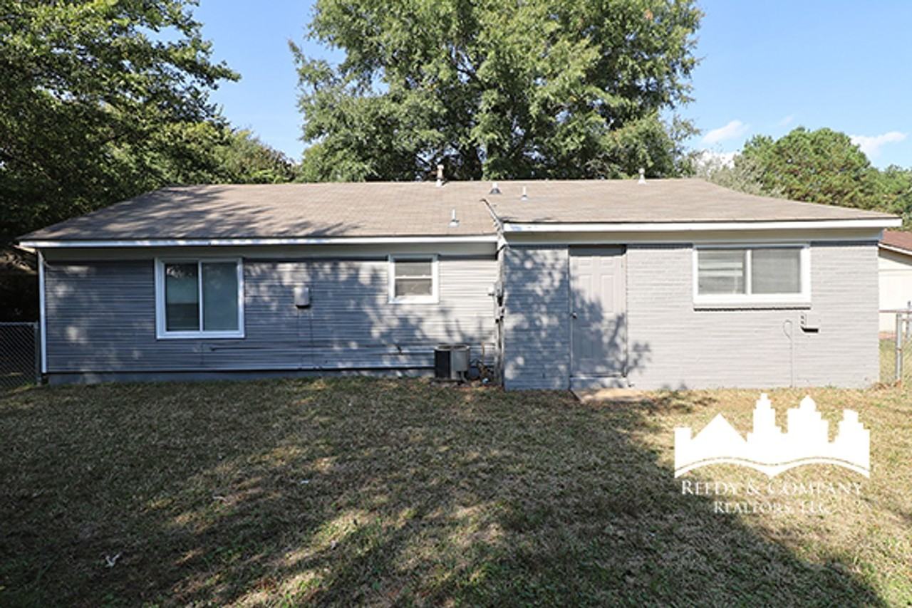 2945 Brook Cv - Photo 4 of 10