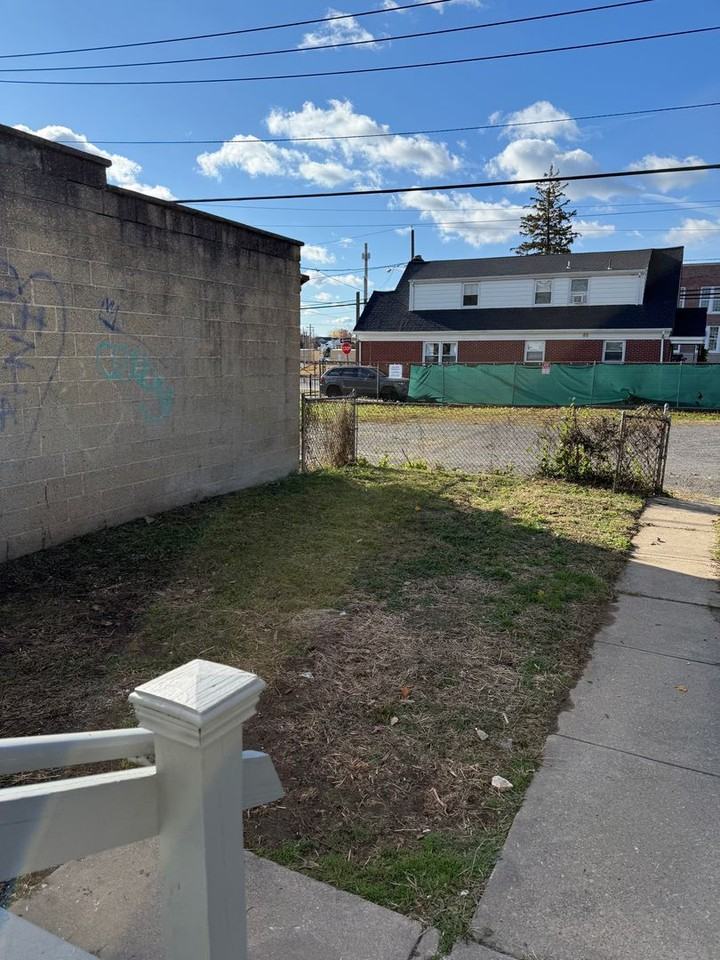 929 Adeline St - Photo 4 of 28