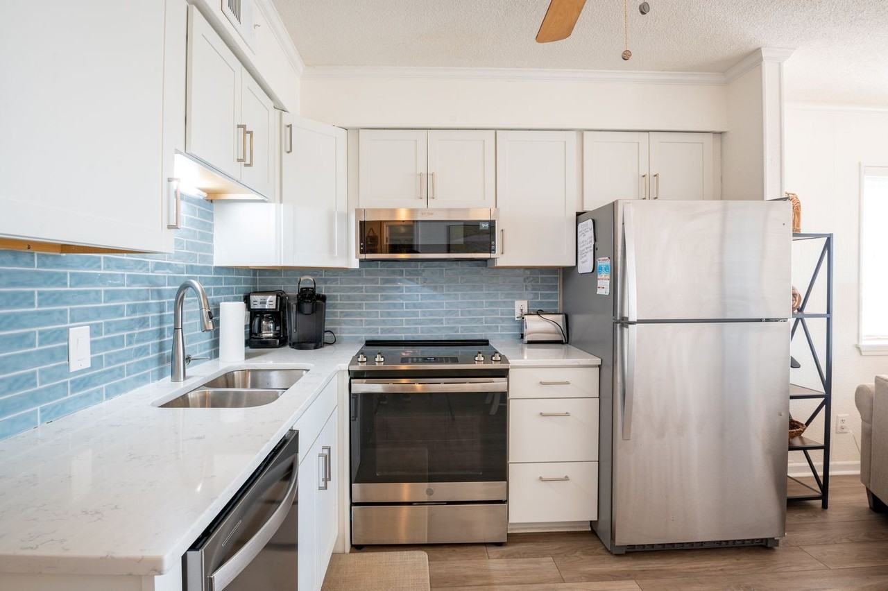 275 My Happy Place @ 275 W. First St. - Photo 6 of 21