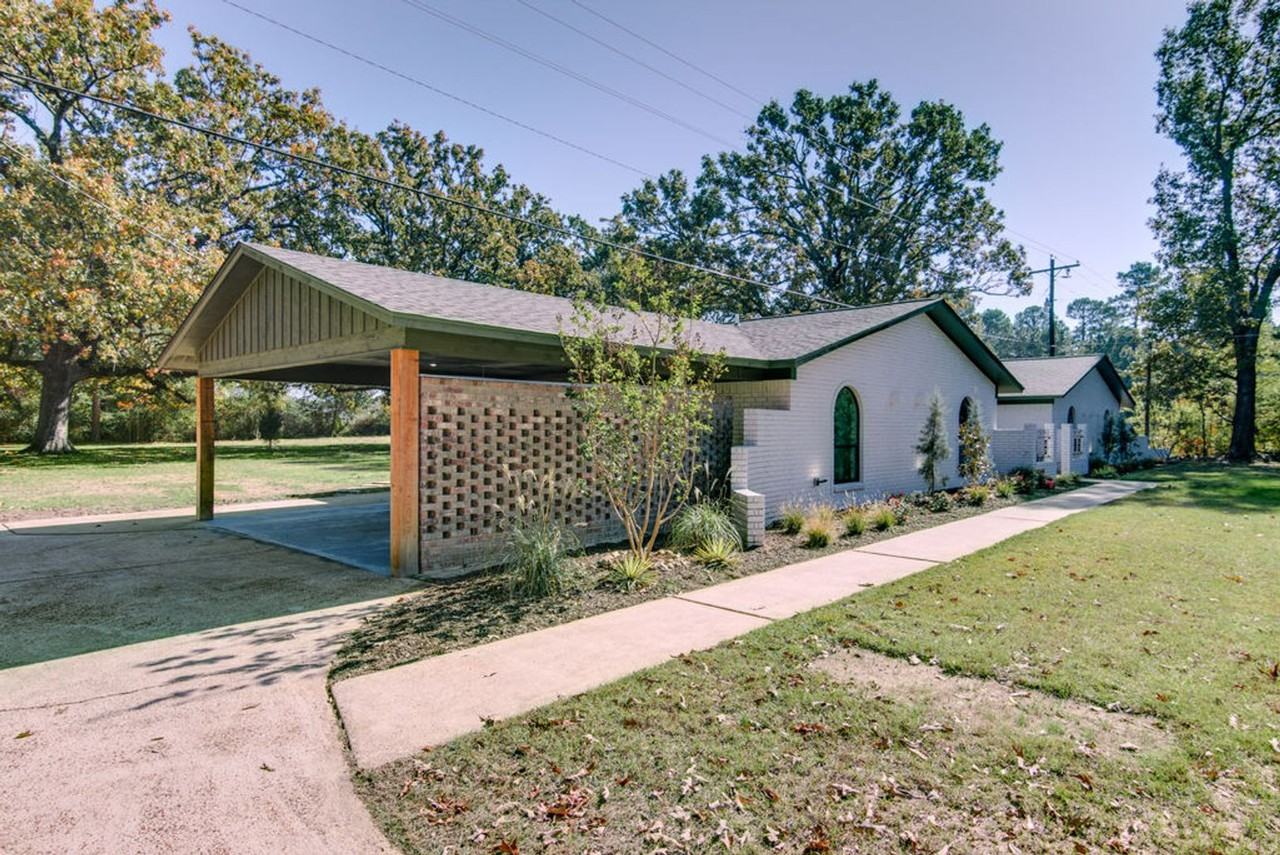 4612 N Kings Hwy - Photo 2 of 26