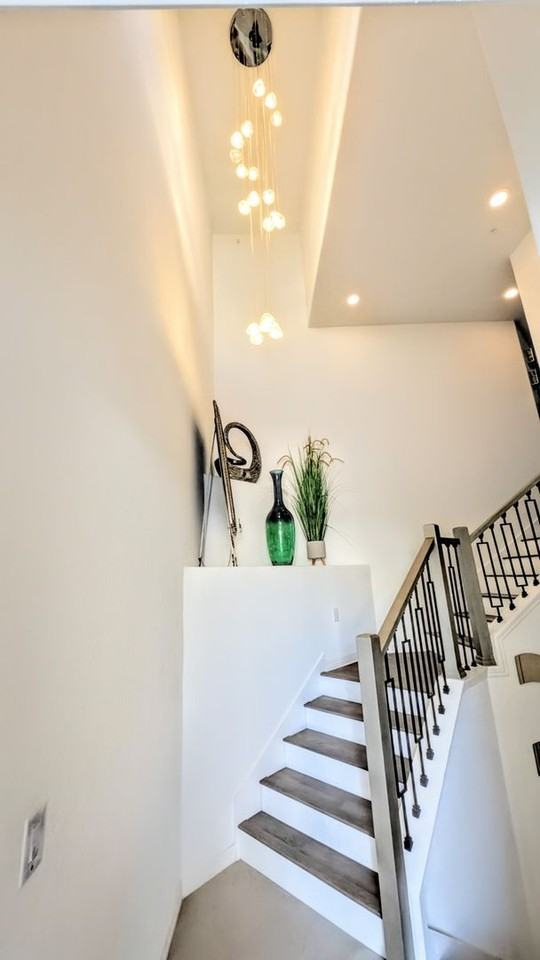 5639 N Honore Ave #222 - Photo 4 of 50