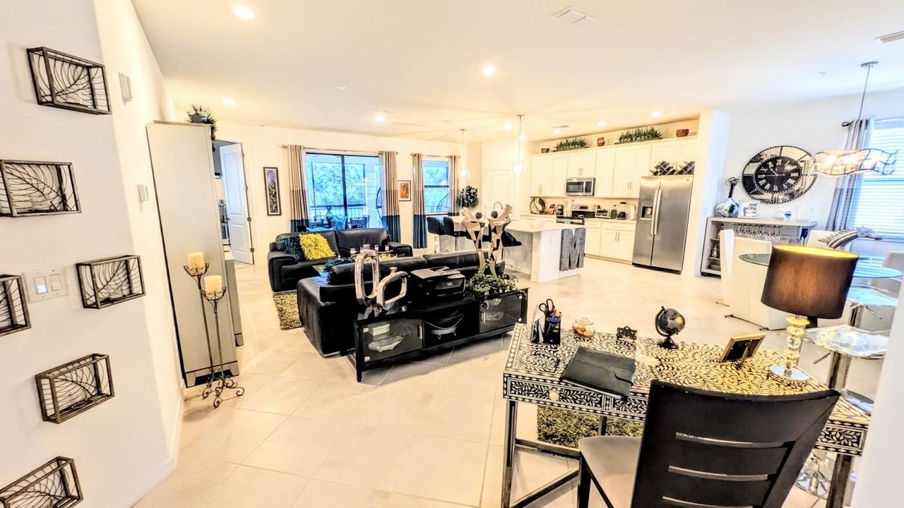 5639 N Honore Ave #222 - Photo 5 of 50