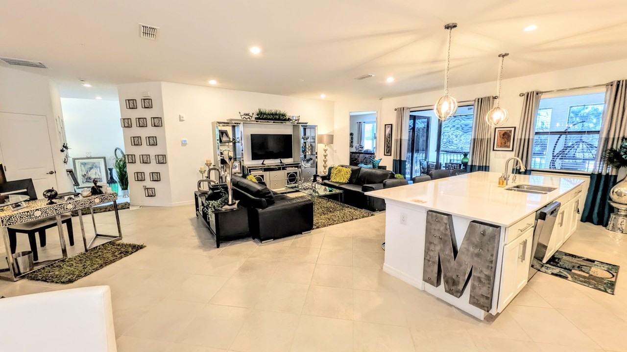 5639 N Honore Ave #222 - Photo 7 of 50