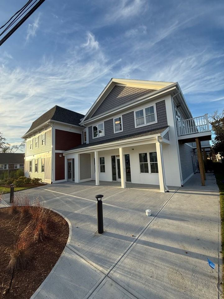 Joseph Baker House - Photo 4 of 18