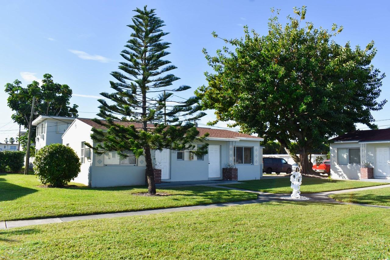 Spring Gardens Apartments - Photo 5 of 10