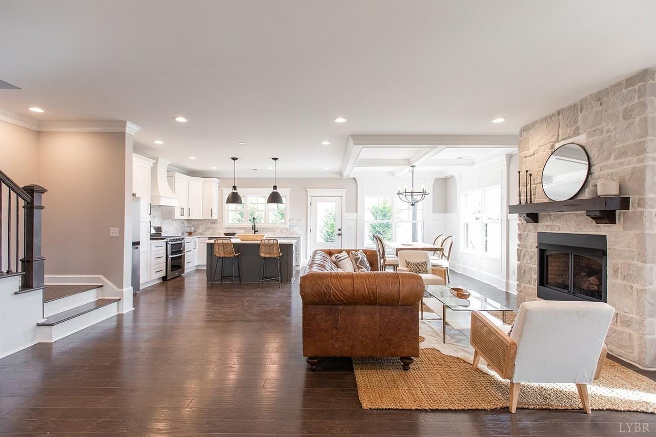 1008 Easton Ct #1 - Photo 5 of 10