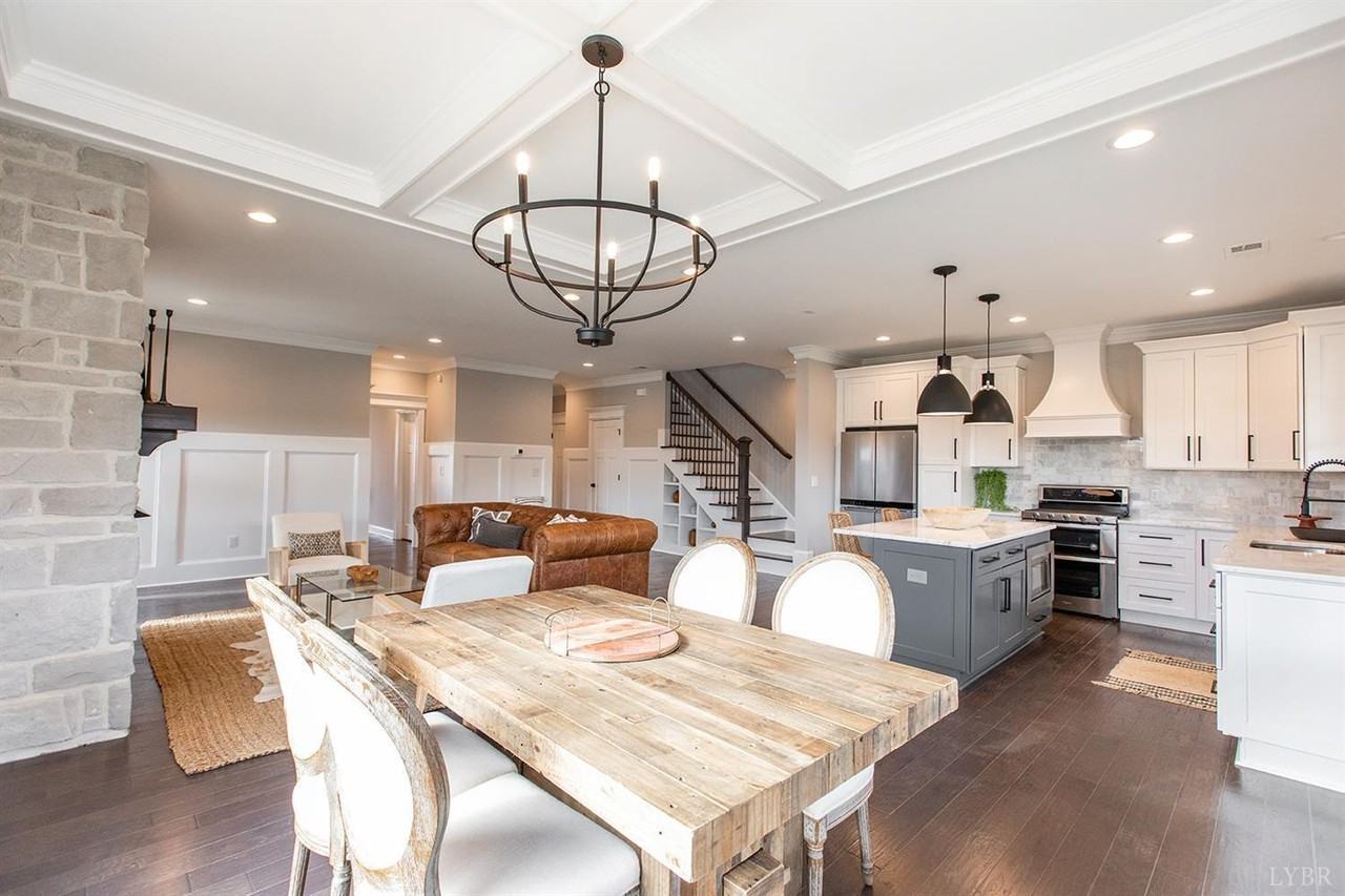 1008 Easton Ct #1 - Photo 4 of 10