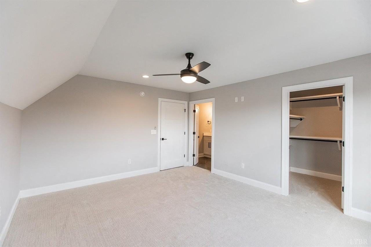 1008 Easton Ct #1 - Photo 3 of 20
