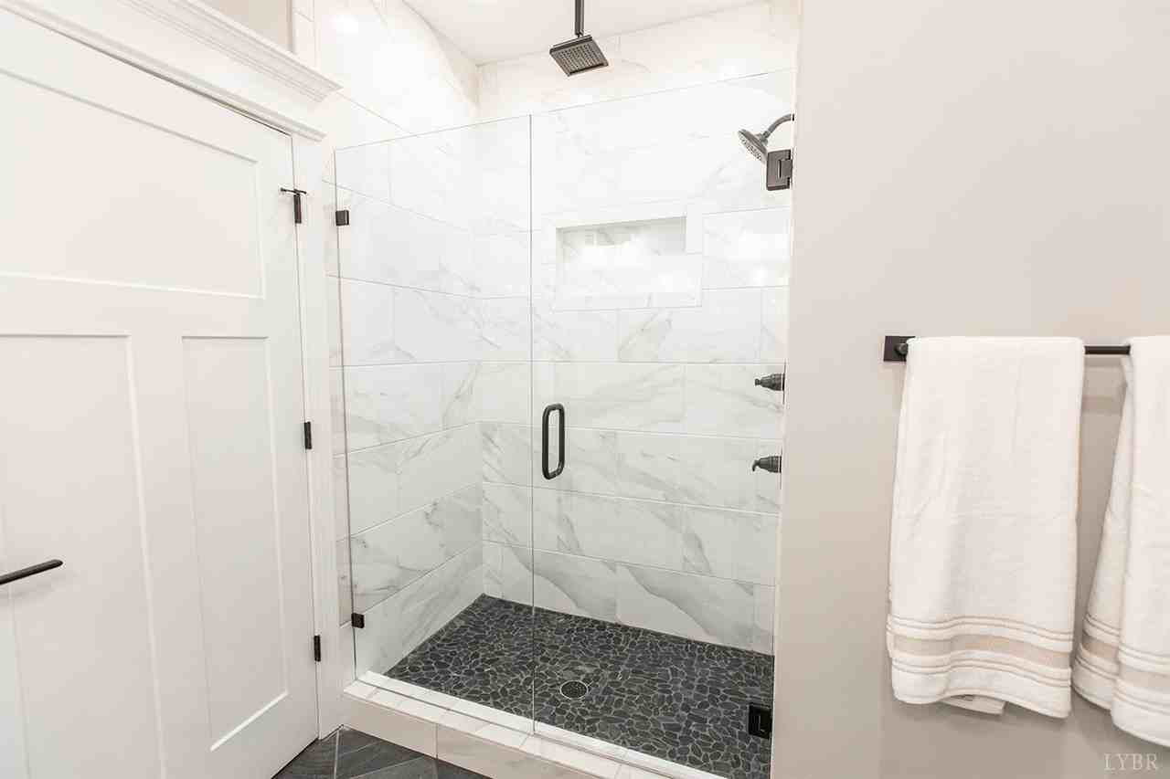 1008 Easton Ct #1 - Photo 2 of 20